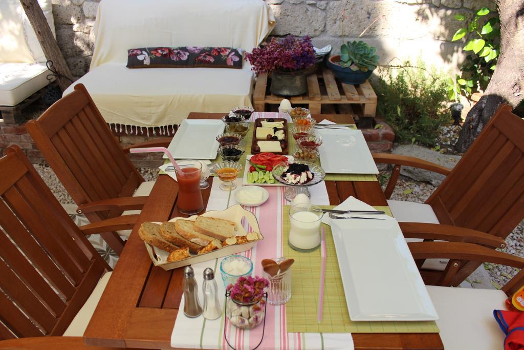 Lilyum Alacati - Tas Ev Kültér fotó